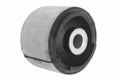 Querlenkerlager GOOM CAS-0028 (OE 33 32 6 770 786)