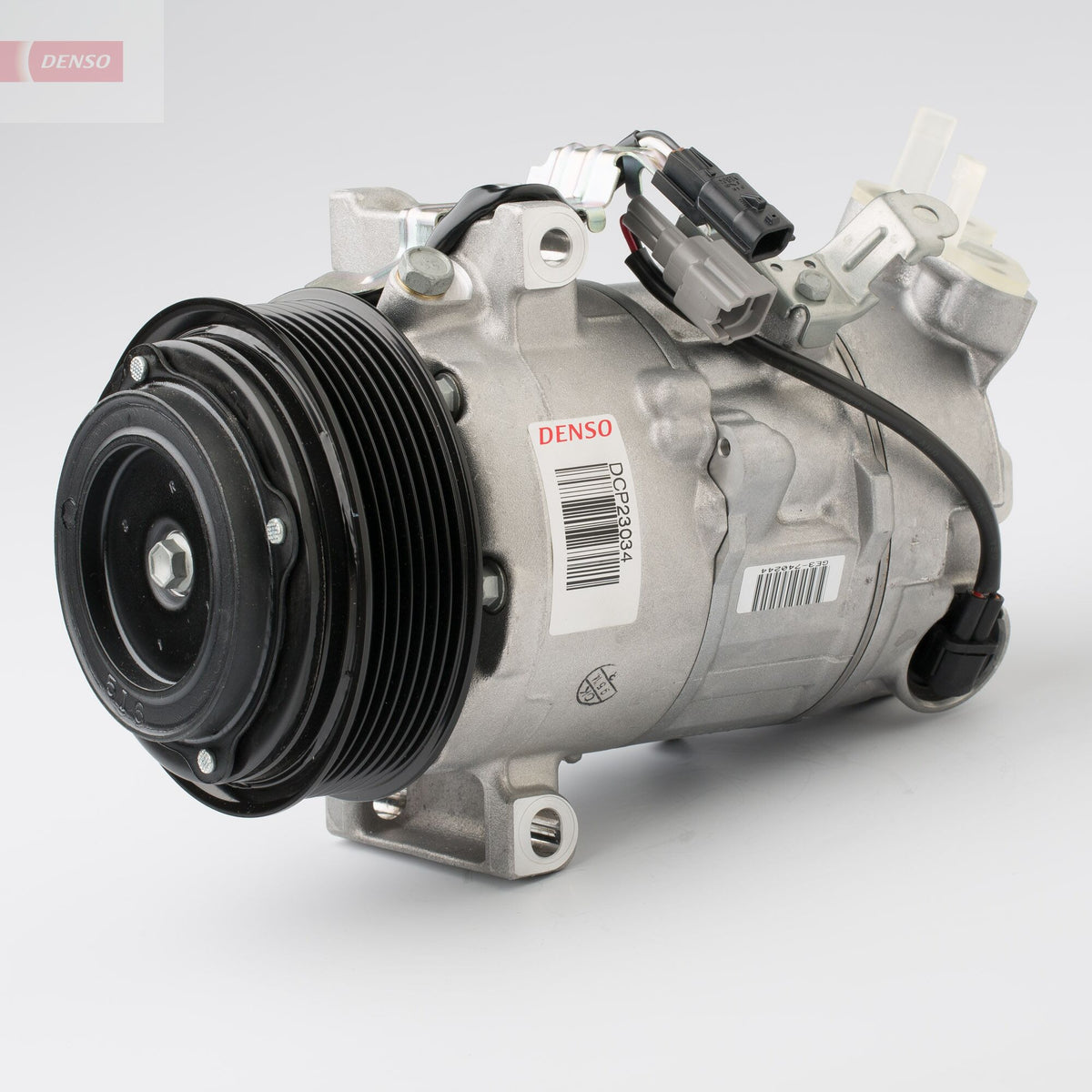 Air conditioning compressor Denso DCP23034 (OE 926005211R)