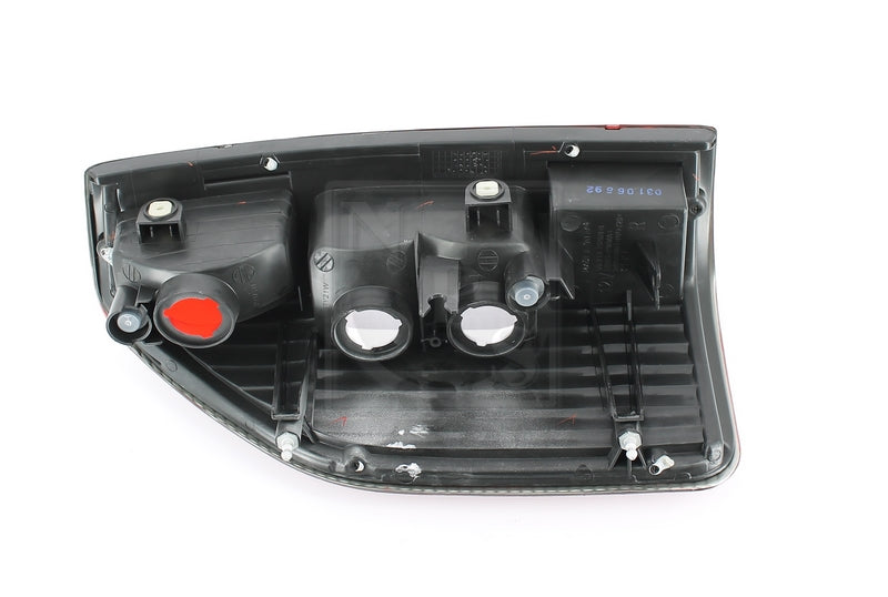 Right tail light NPS I760U03 (OE 8972347491)