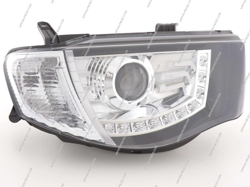 Faro delantero izquierdo NPS M676I32 (OE 8301B471)