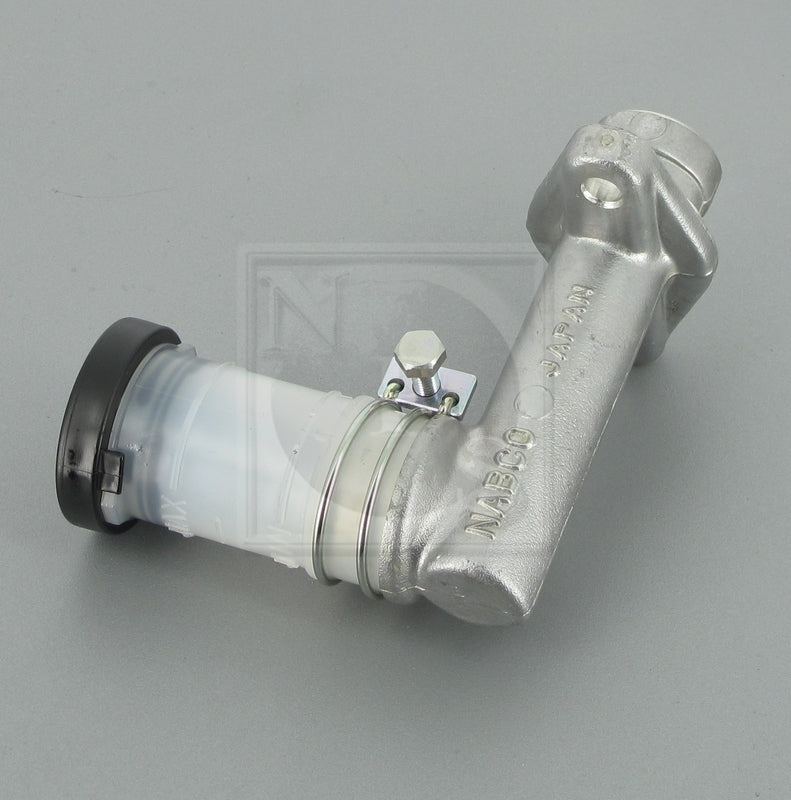 Bomba de embrague NPS N250N18 (OE 3061030R90)