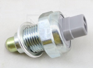 Interruptor de luz de freno NPS T558A09 (OE 8421004010)