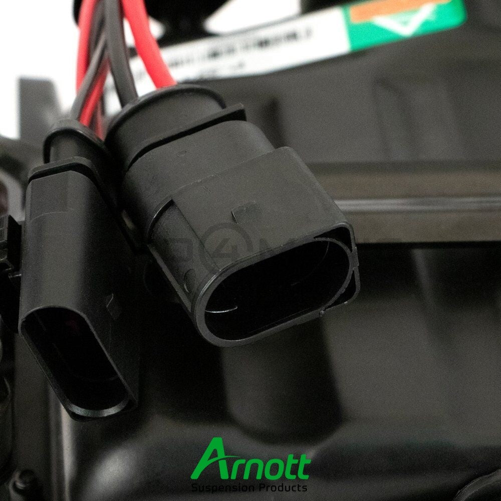 Porsche Panamera (970.1) Compresor de Suspensión Neumática ARNOTT 97035815107 (Bomba; Motor) (4)