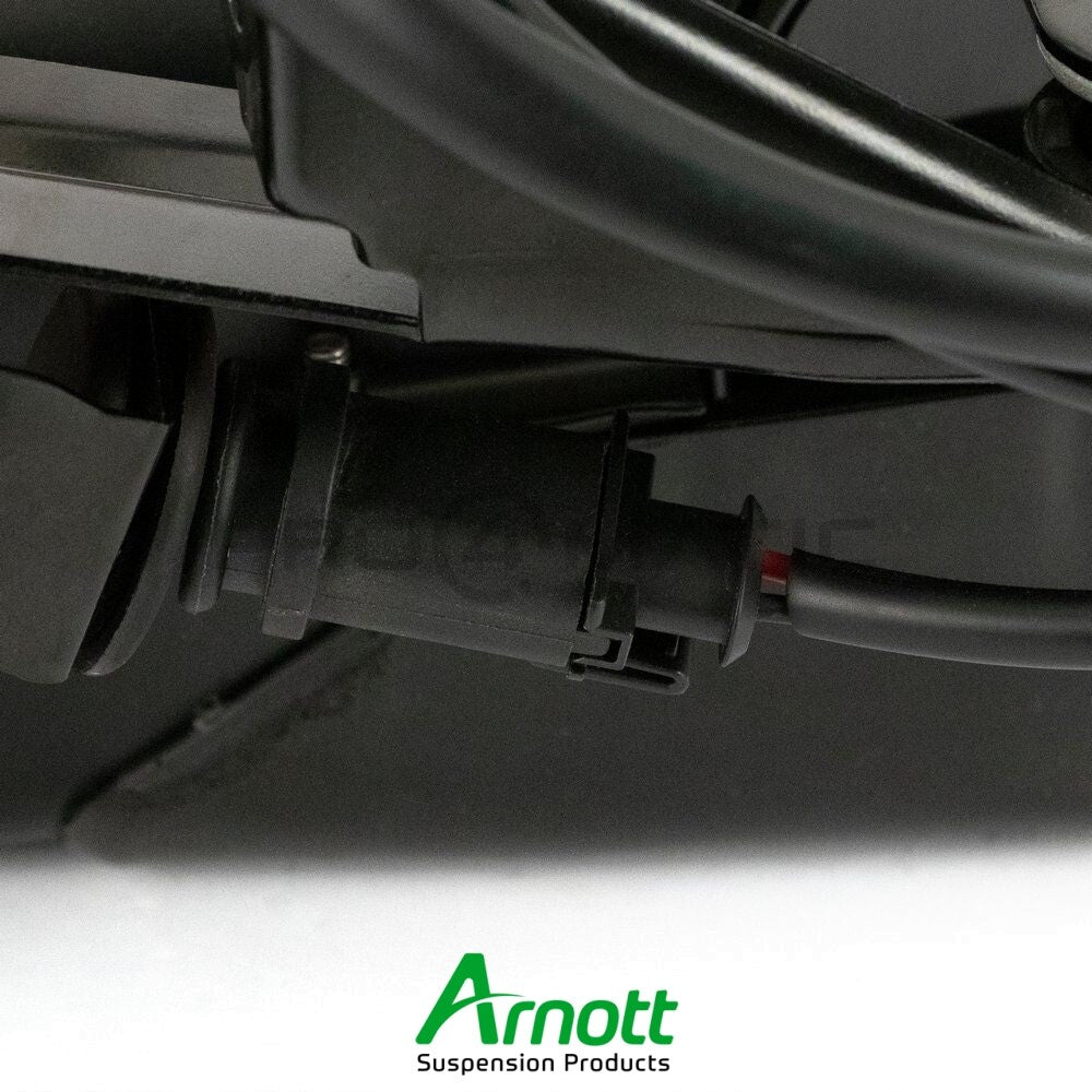 Porsche Panamera (970.2) Compresseur de suspension pneumatique ARNOTT 97035815107 (Pompe; Moteur) (5)